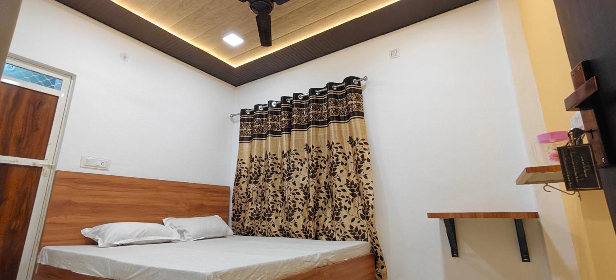 Hotel Mashaal- A Light Lit By Vidhata Jhānsi Екстериор снимка