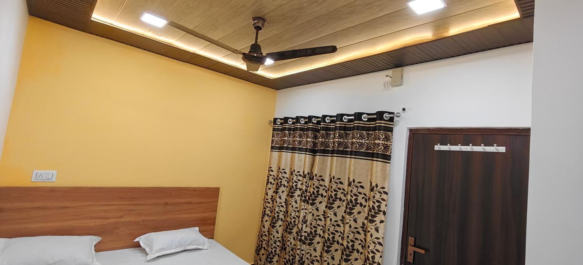Hotel Mashaal- A Light Lit By Vidhata Jhānsi Екстериор снимка