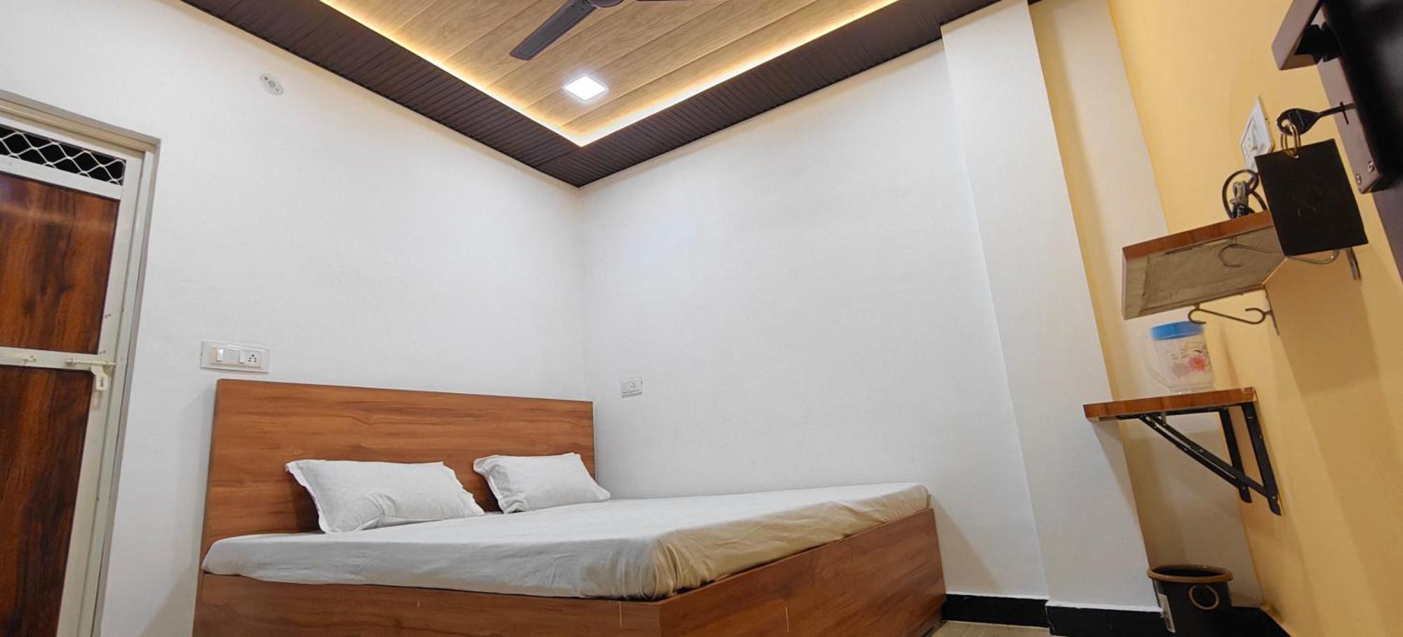Hotel Mashaal- A Light Lit By Vidhata Jhānsi Екстериор снимка